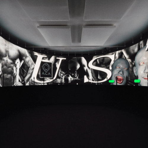 Institution de l'art contemporain de Li yi Fan Lyon Ecran Led curvé "dernière avertissement"